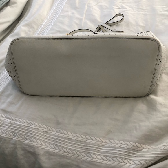 Michael Kors white leather perforated leather tote - Picture 3 of 3